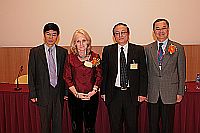 左起：唐金陵教授、葛菲雪教授、李立明教授和霍泰輝教授